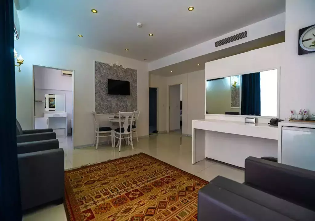 Alibaba https://cdn.alibaba.ir/ostorage/hotel-accommodation-images/69ca22f41c3fc56fd6b85e4b_گاردن دو خواب چهار نفر.webp